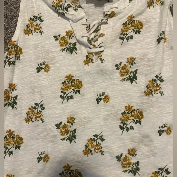 Floral Ruffle Top - Picture 3 of 3